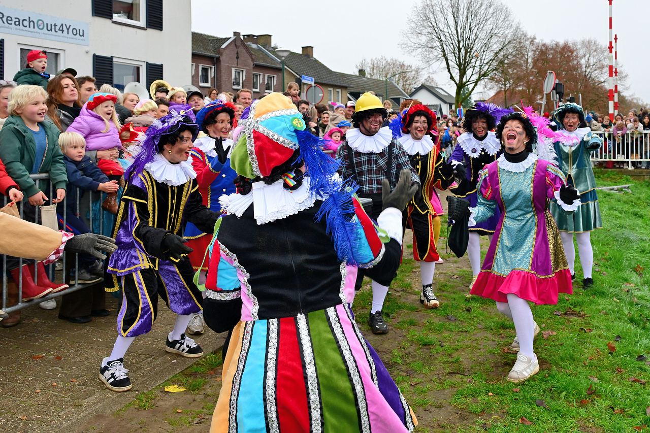Intocht Sinterklaas Aarle-Rixtel, foto 58